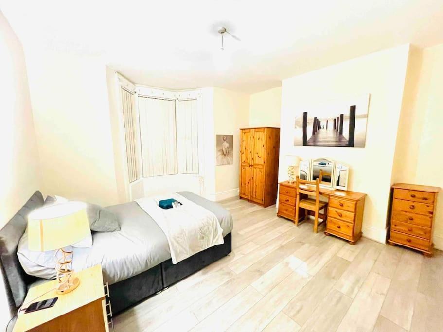 Apartment Spacious 2 Bedroom