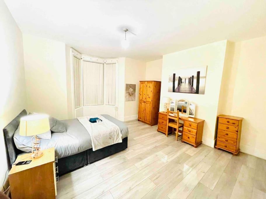 Spacious 2 Bedroom Newcastle upon Tyne