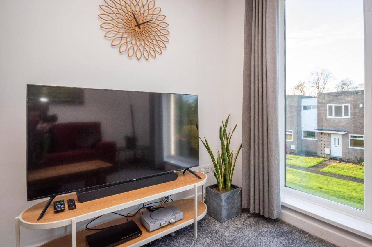 Apartment 2 Bed Spacious, Light & Quiet Flat, Free Parking