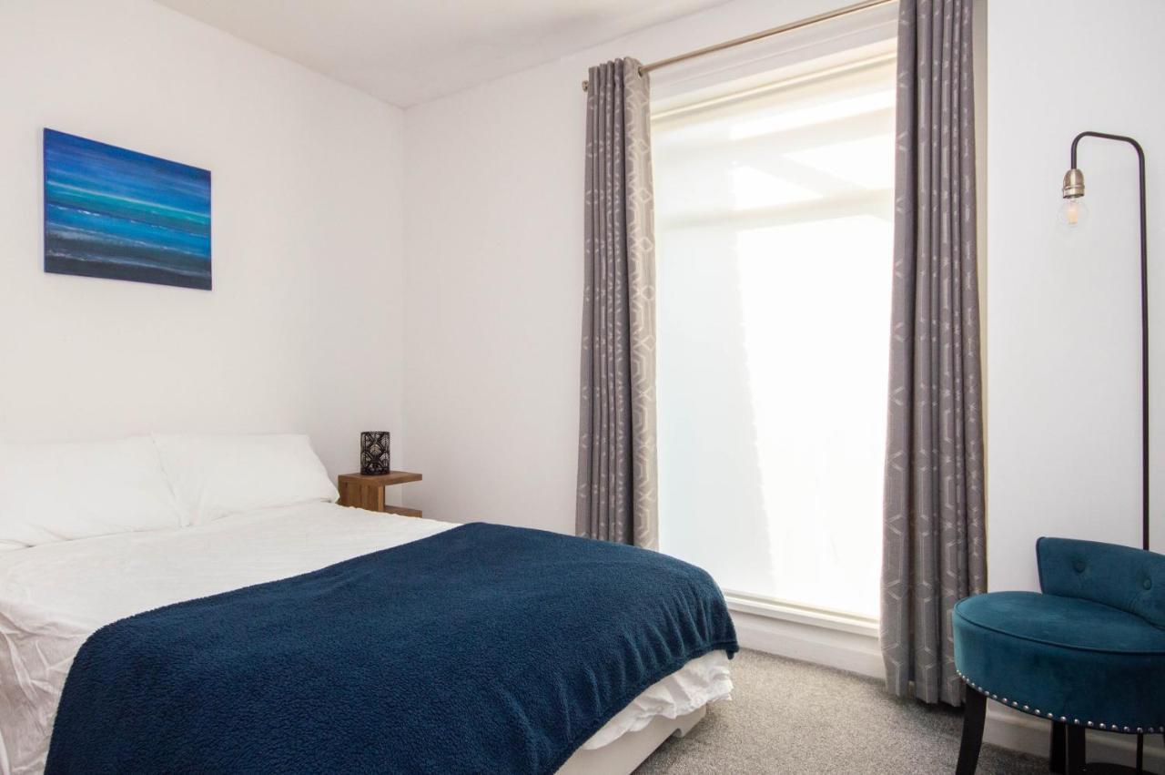 2 Bed Spacious, Light & Quiet Flat, Free Parking Apartment Newcastle upon Tyne