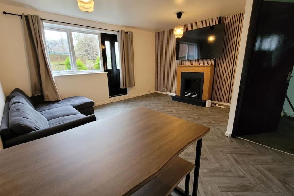 Cosy 3 Bedroom In Centre Apartment