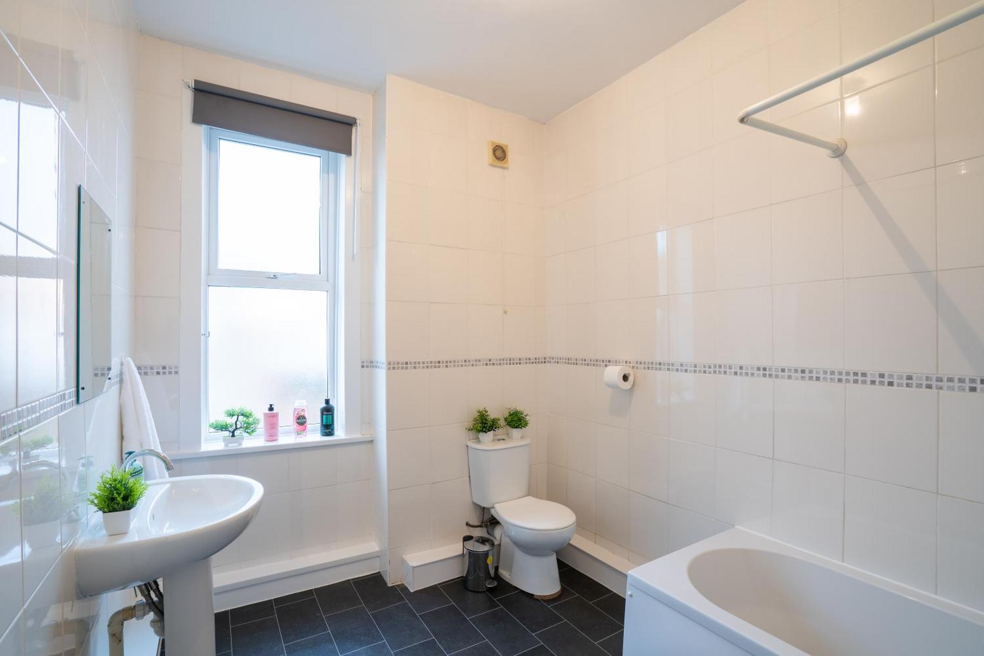 4bedrooms-3bath-9beds-wallsend * Newcastle upon Tyne