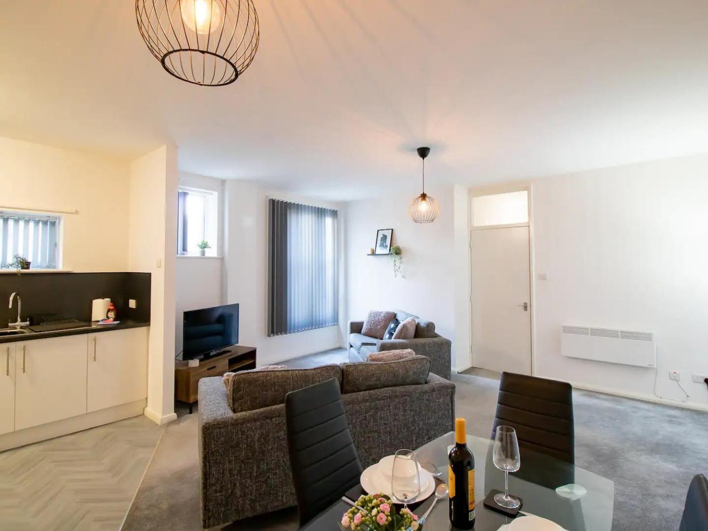 Pass The Keys Modern Minimalistic In Centre Apartment *
