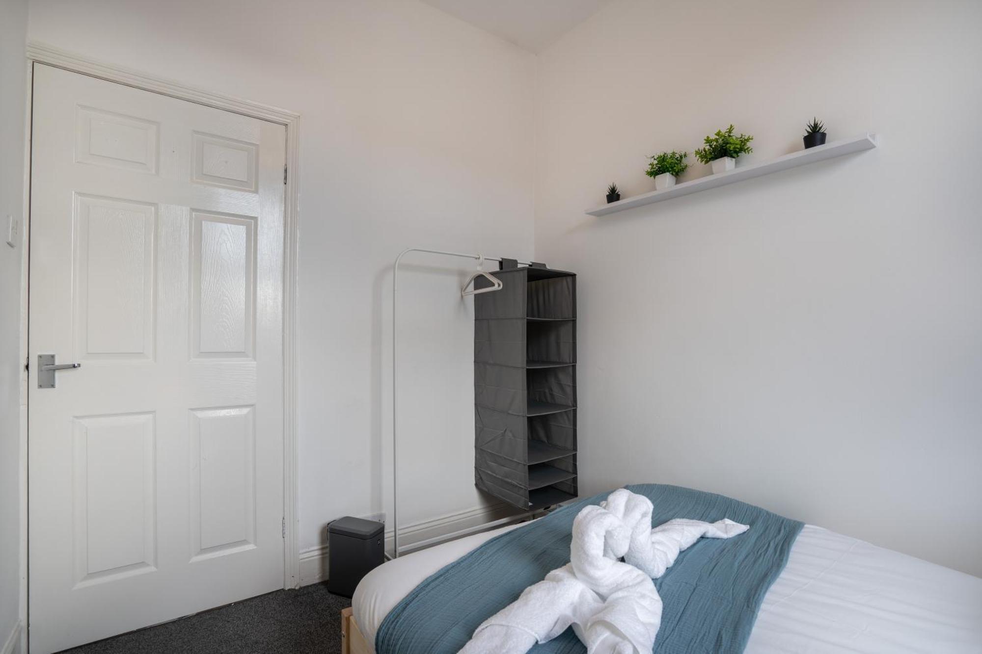 Apartment 4bedrooms-3bath-9beds-wallsend