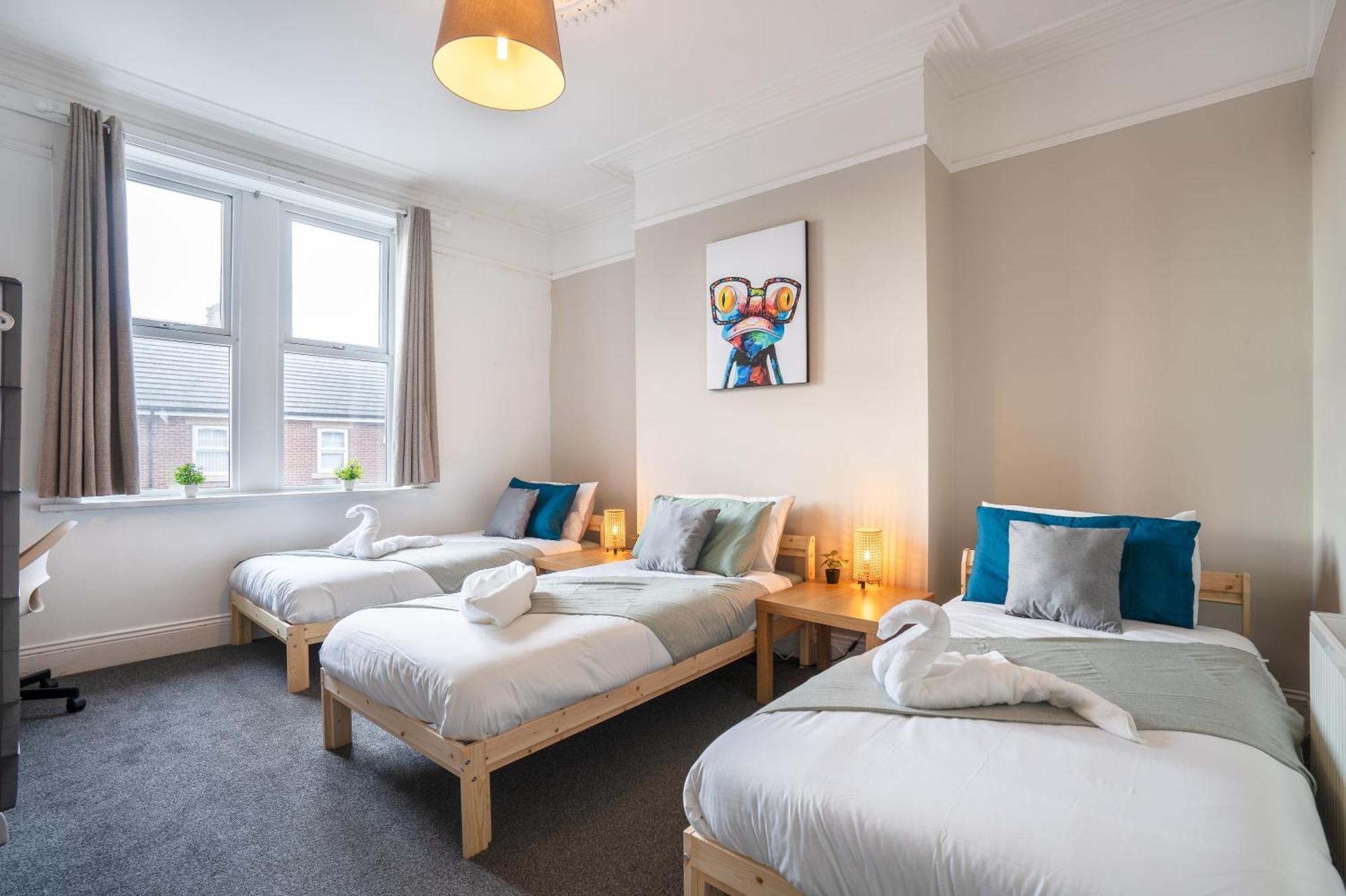 4bedrooms-3bath-9beds-wallsend *
