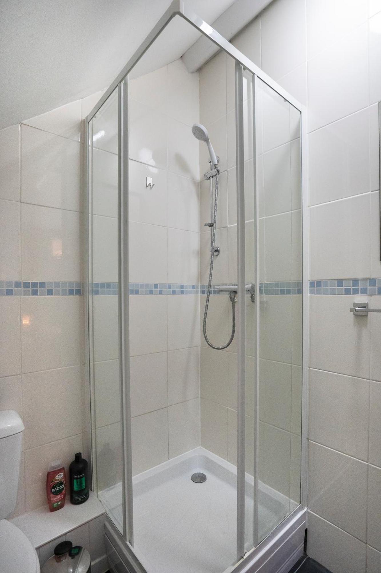 Apartment 4bedrooms-3bath-9beds-wallsend Newcastle upon Tyne