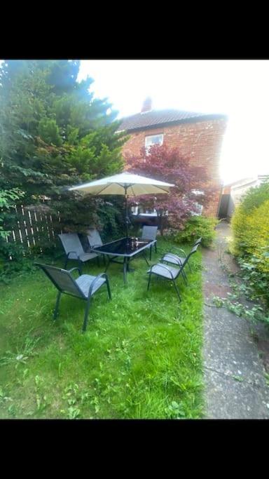 2 Bed Full House With Private Summer Garden