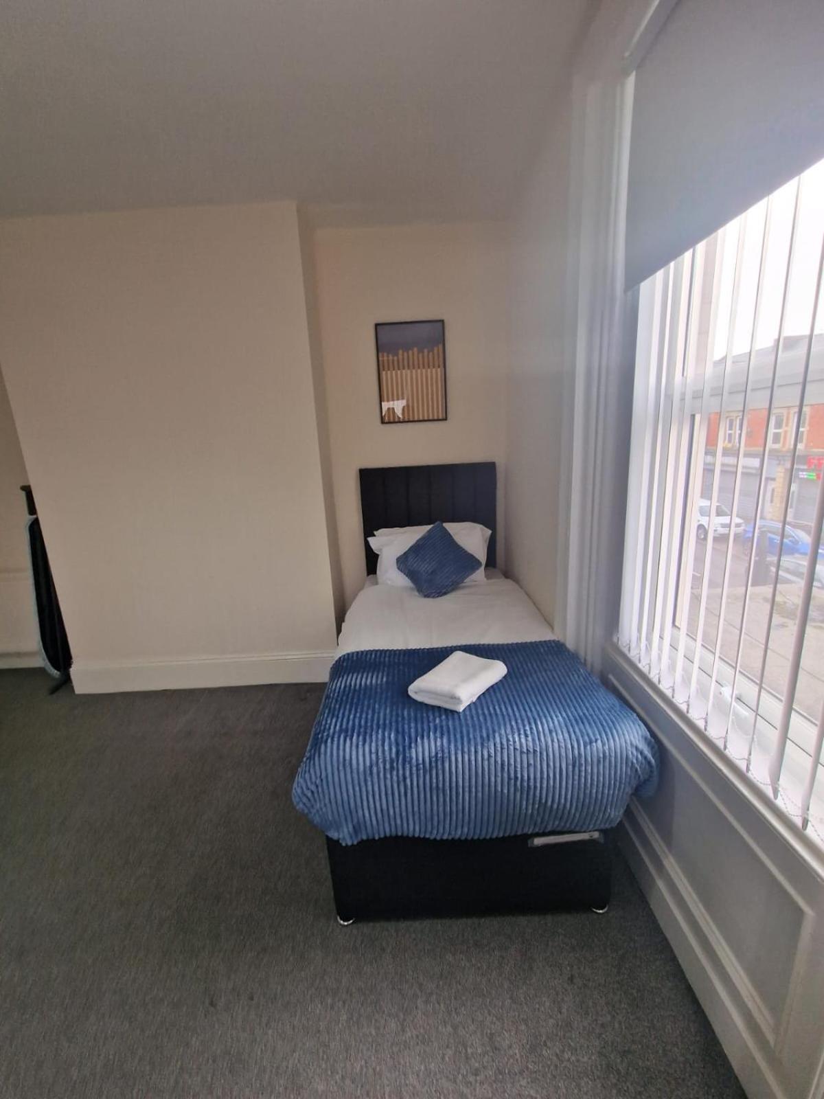 Laluna One Bedroom Apartment *