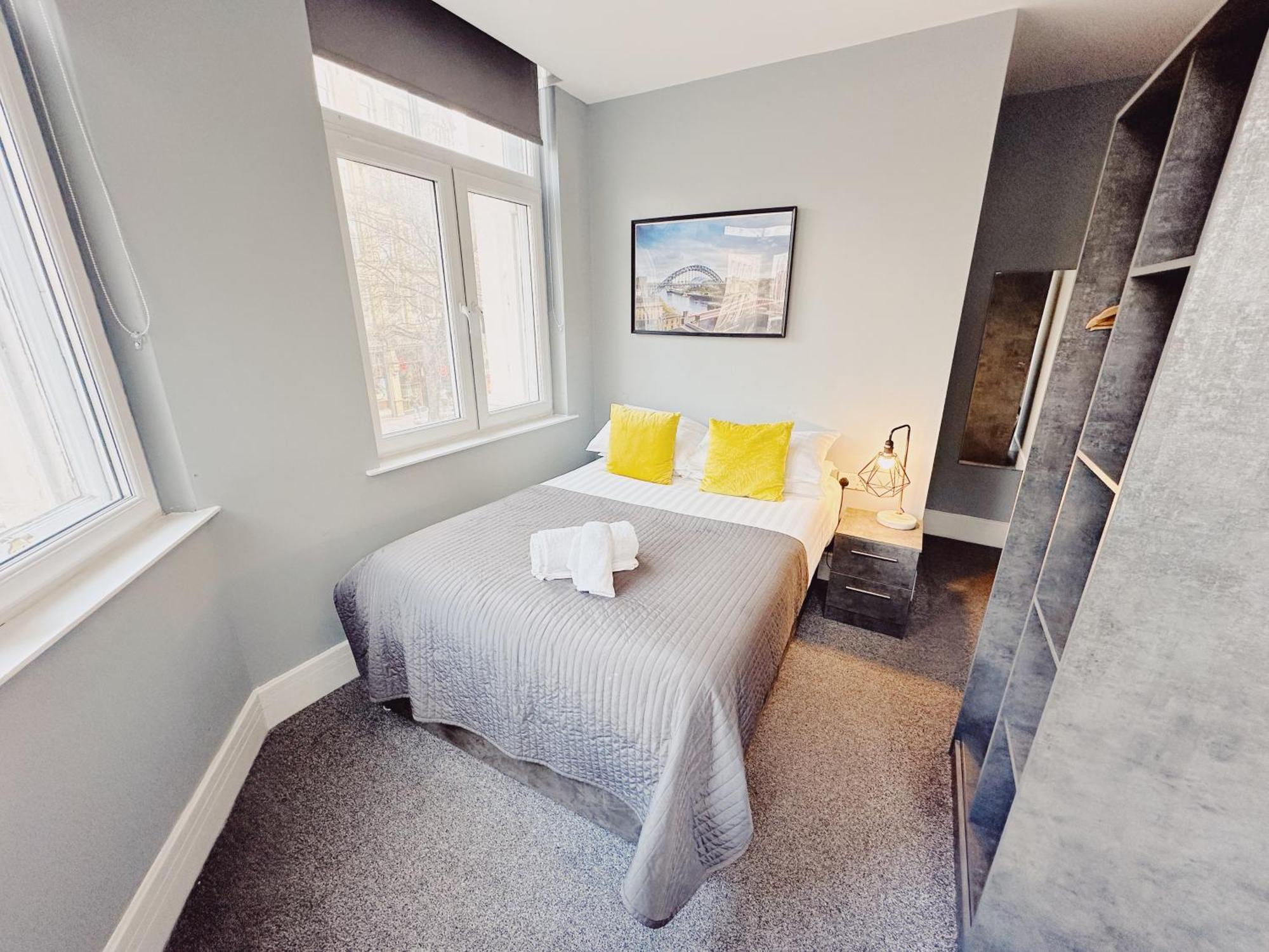 3 Bedroom In The Heart Of - Modern - Sleeps 6