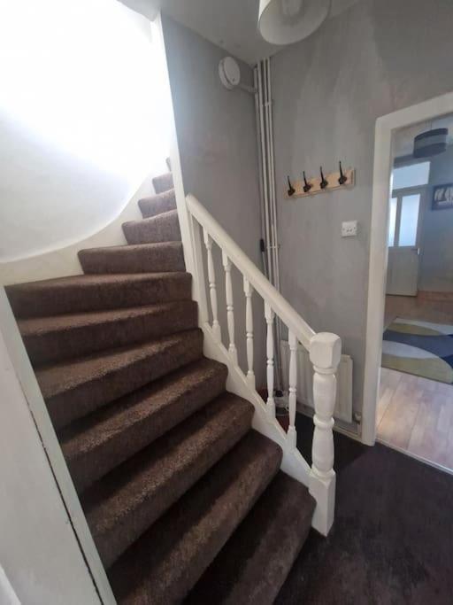 Primos Executive - 2 Bedroom House In Wallsend Apartment *