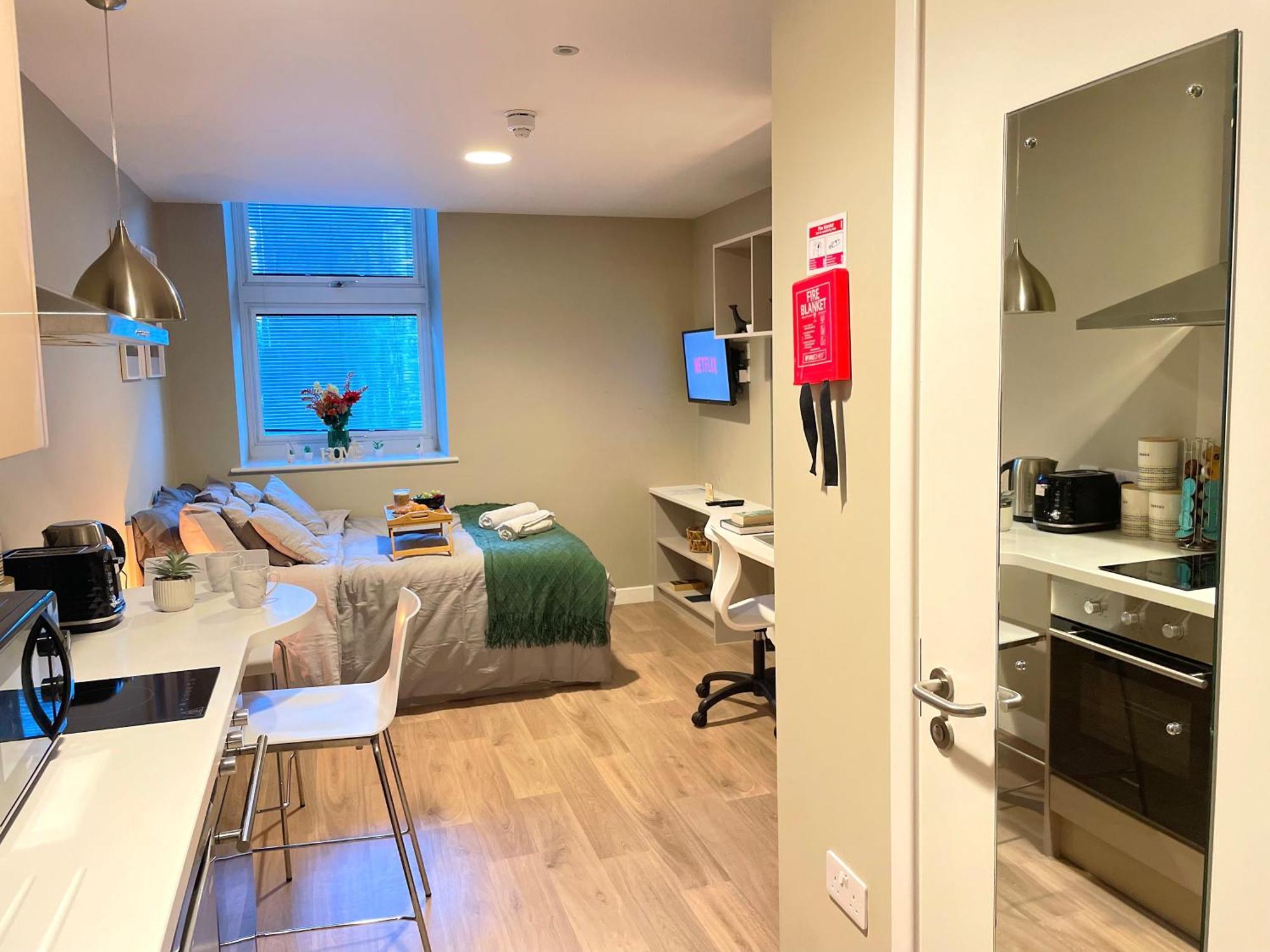 Hnfc - Corporate + Parking Apartment *