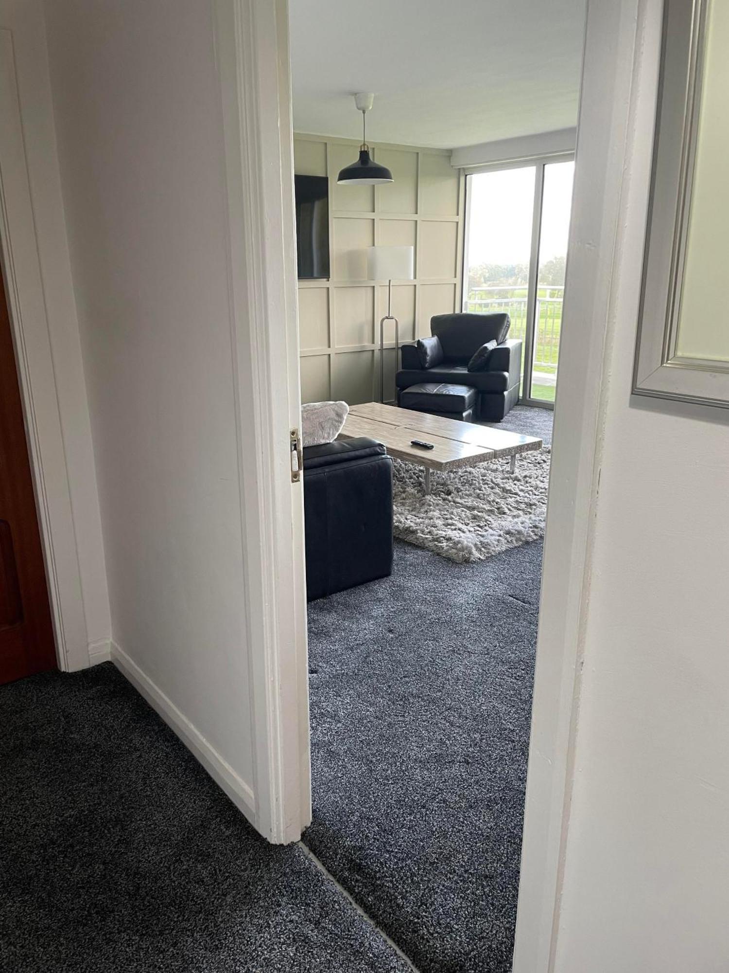 3 Bedroom Apartment With Golf Course View Apartment Newcastle upon Tyne
