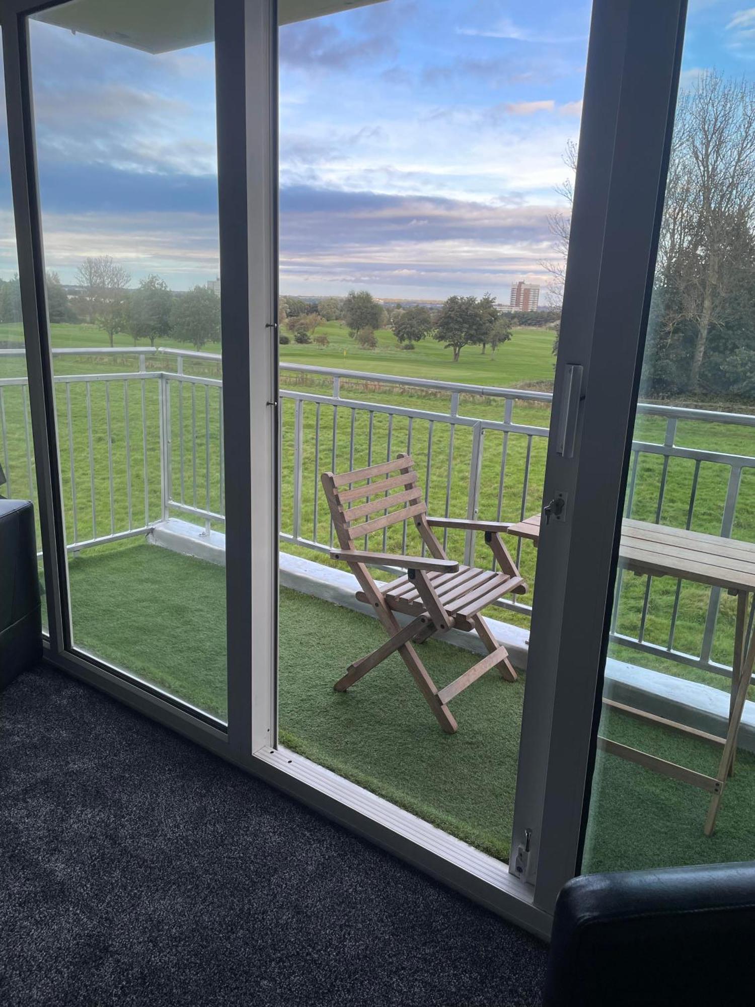 3 Bedroom Apartment With Golf Course View Apartment *