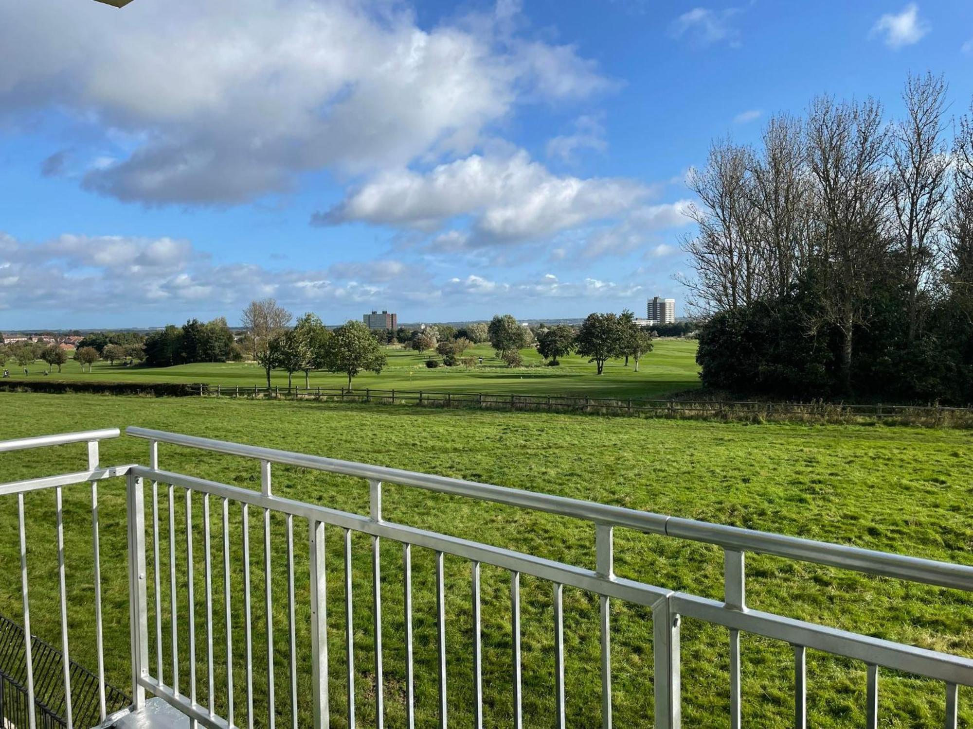 3 Bedroom Apartment With Golf Course View *