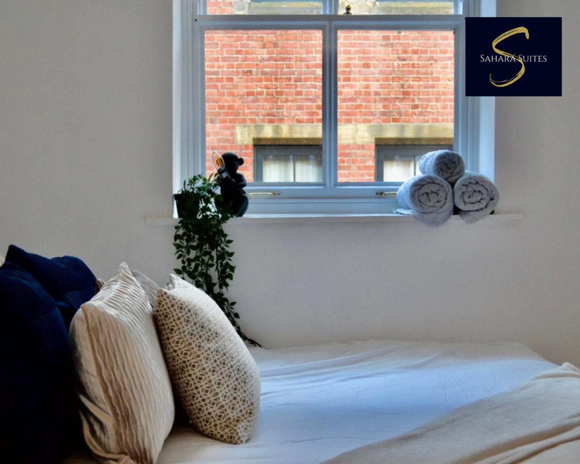 Apartment Quirky Modern Two Bedroom By Sahara Suites Short Lets & Serviced Newcastle upon Tyne