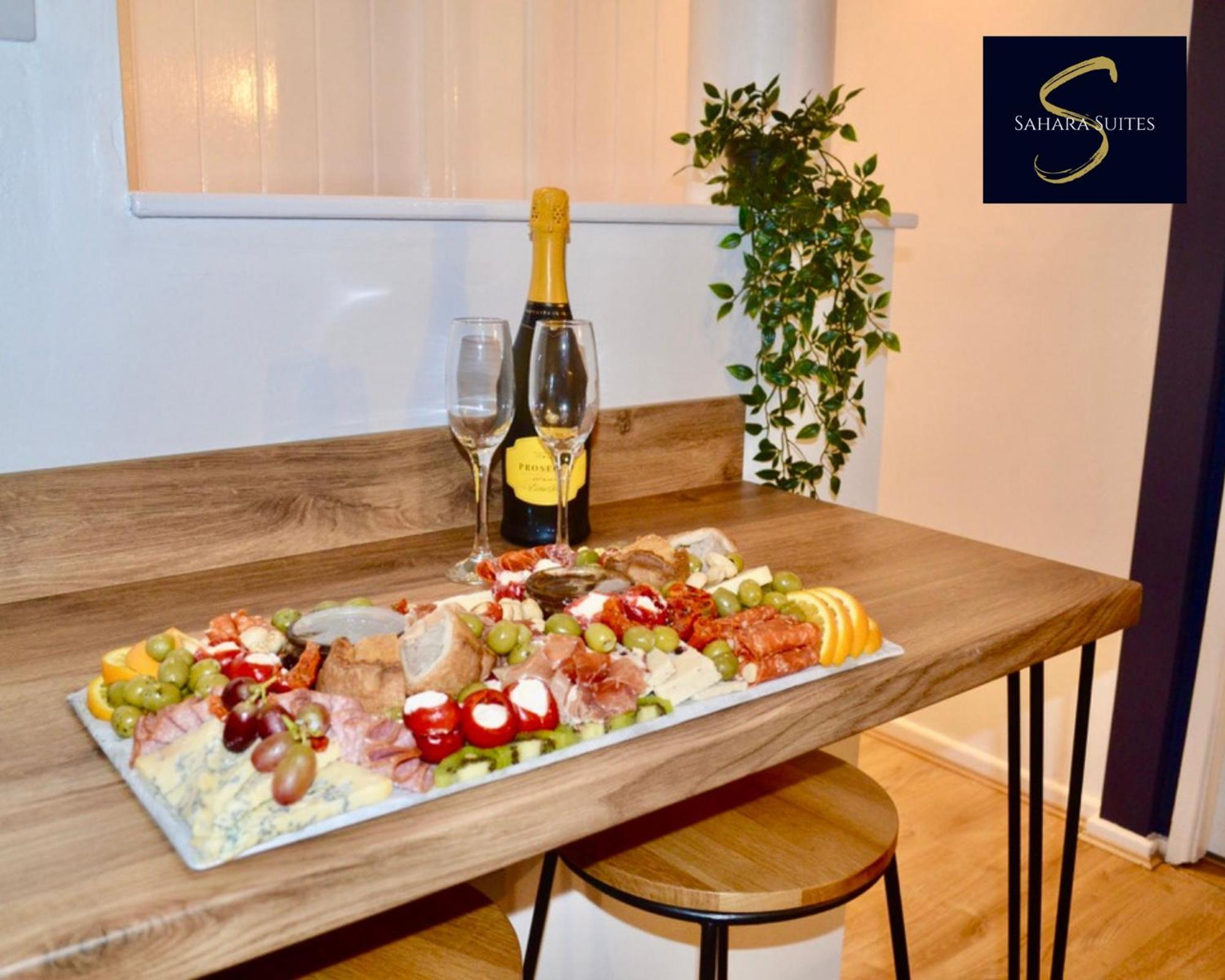 Quirky Modern Two Bedroom By Sahara Suites Short Lets & Serviced Apartment