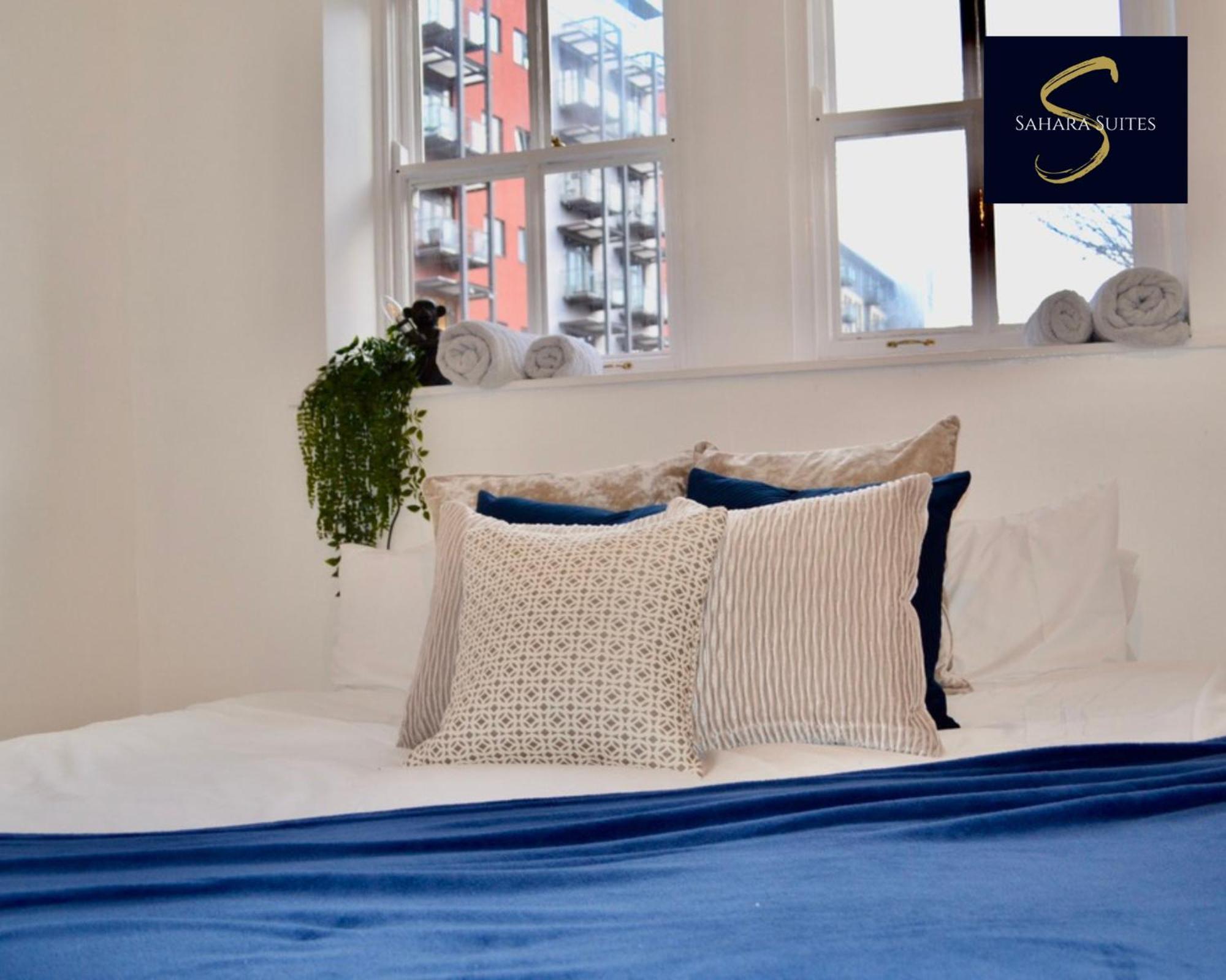 Quirky Modern Two Bedroom By Sahara Suites Short Lets & Serviced *