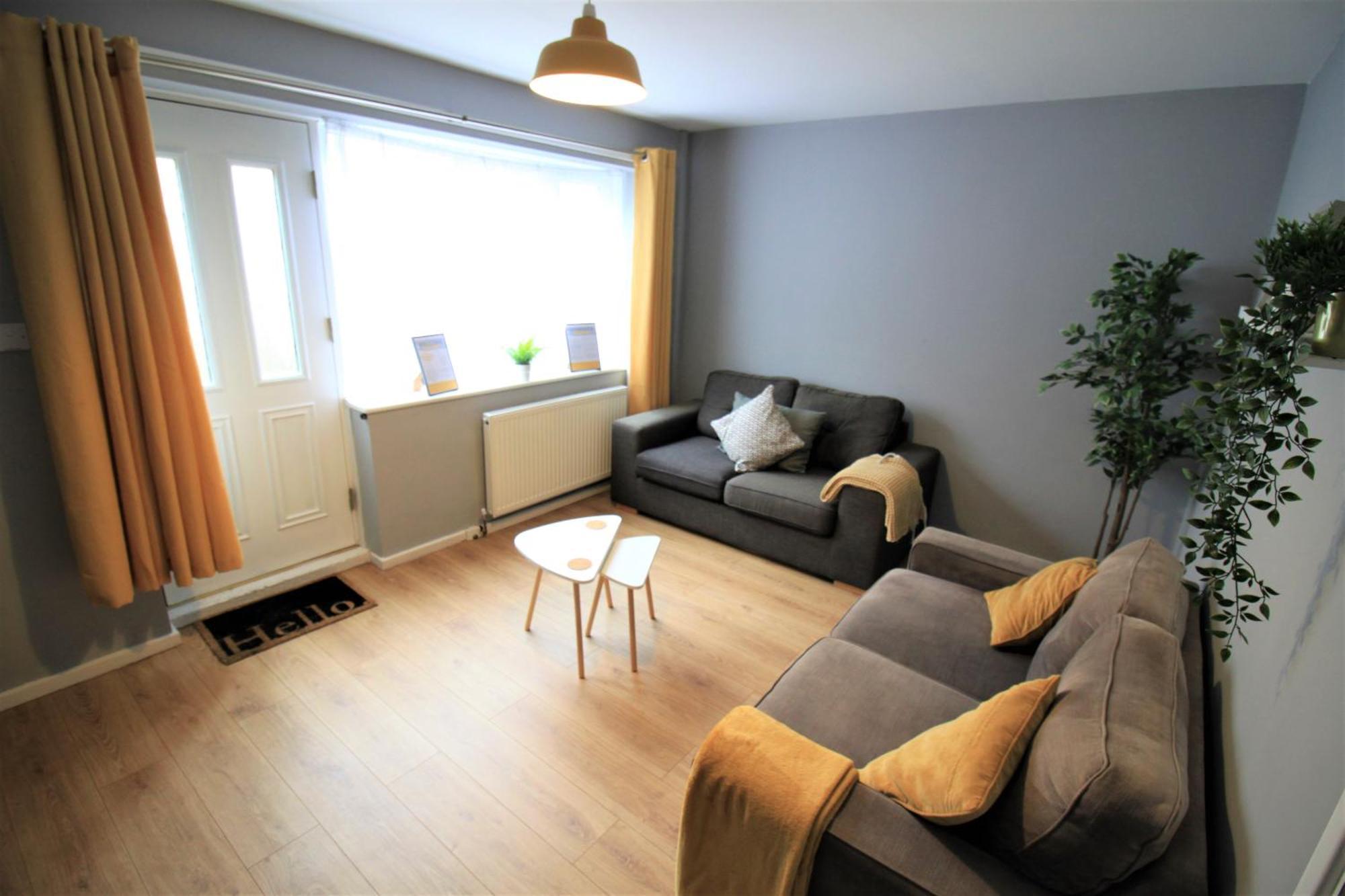 Hamilton House -3 Bed Close To Town, Drive Parking, 2 Toilets Holiday home