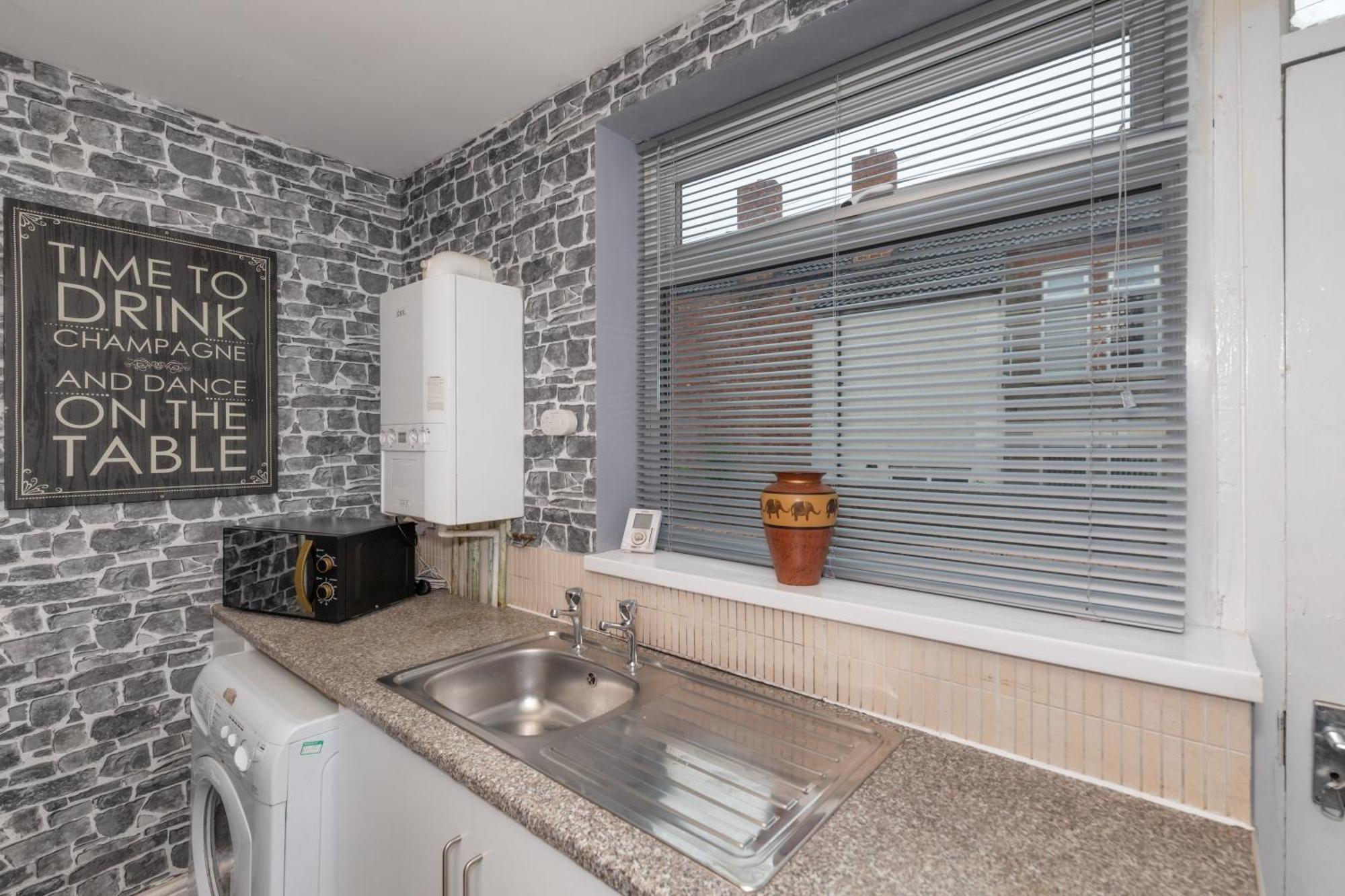 City Free Parking And Wifi Apartment