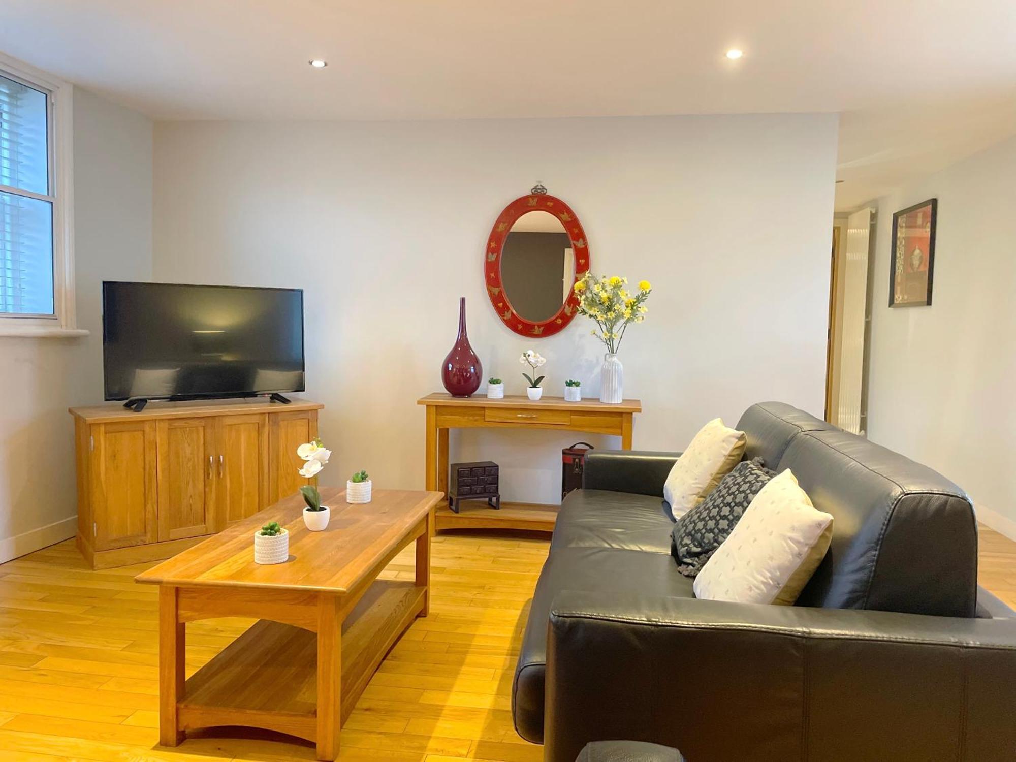 93a Grey Street Apartment *