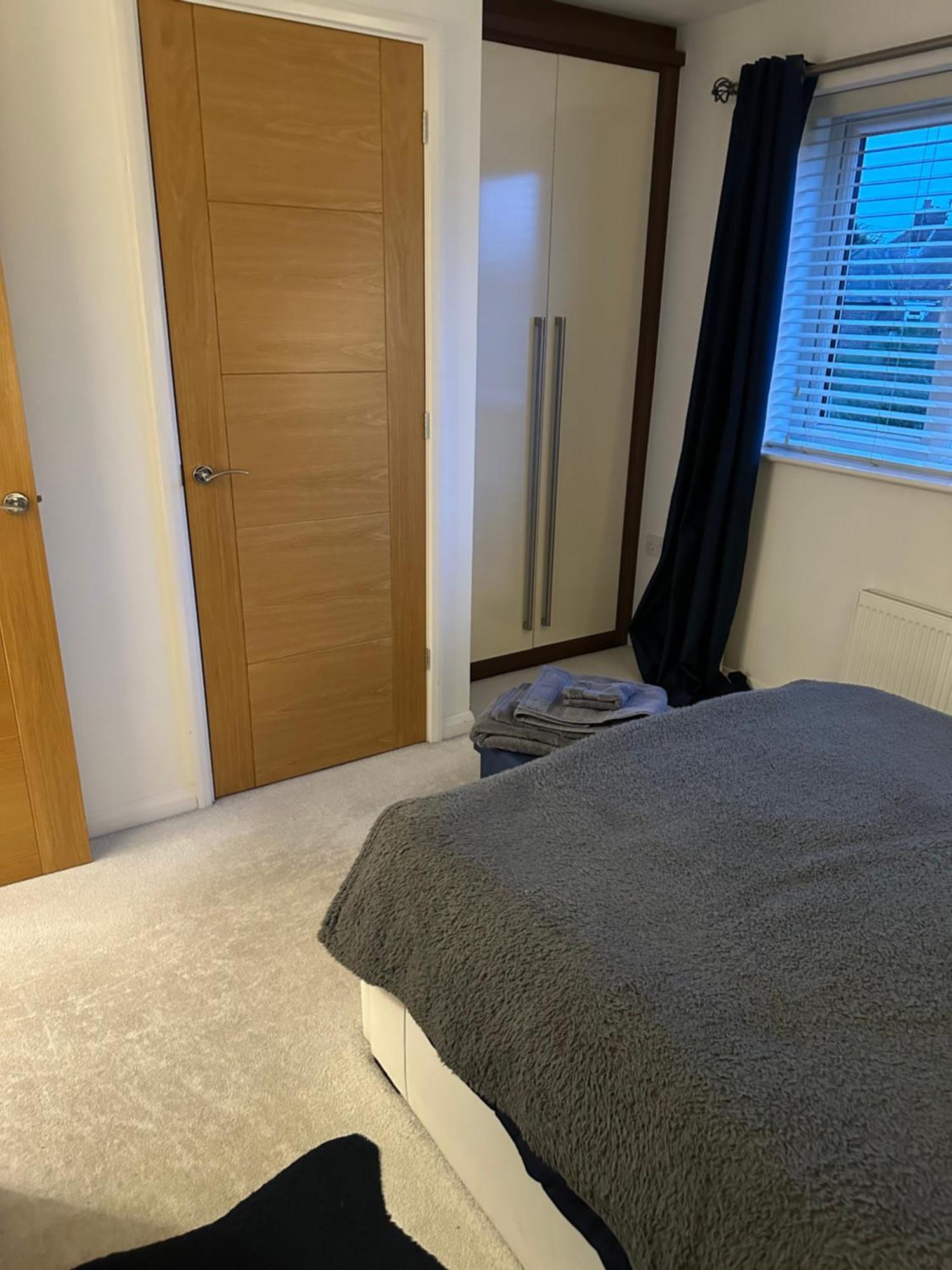 Cosy Double Bedroom In - Access To Shared Kitchen, Shared Lounge And Shared Conservatory Areas Inc Sky Tv And Netflix Homestay