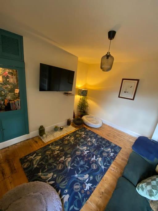At 128 Apartment *