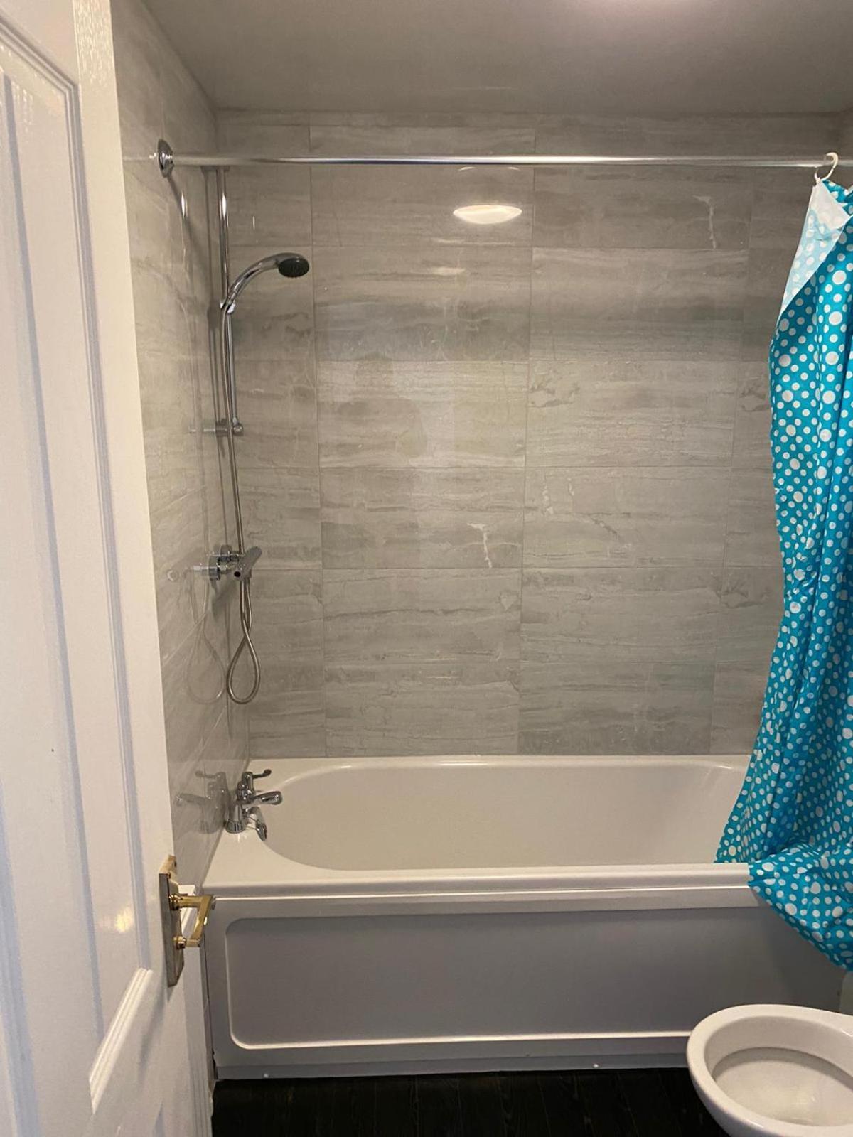 Apartment Cheerful 4 Bedroom Townhouse With Free Parking Newcastle upon Tyne