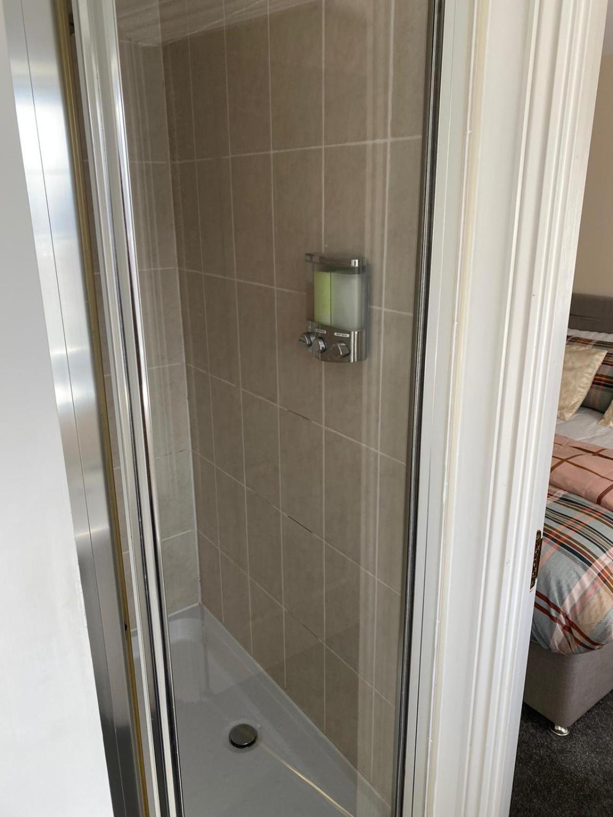 Apartment Cheerful 4 Bedroom Townhouse With Free Parking Newcastle upon Tyne