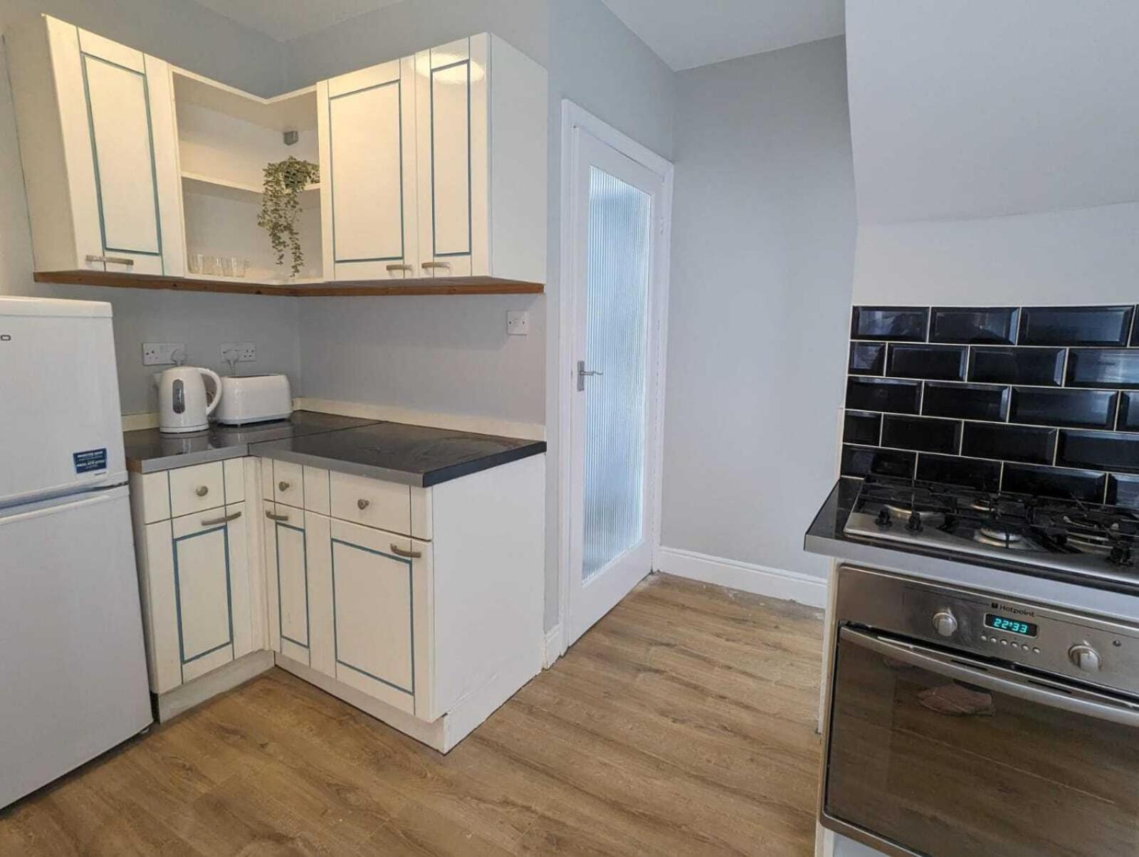 Alexander Benton Road Apartment *