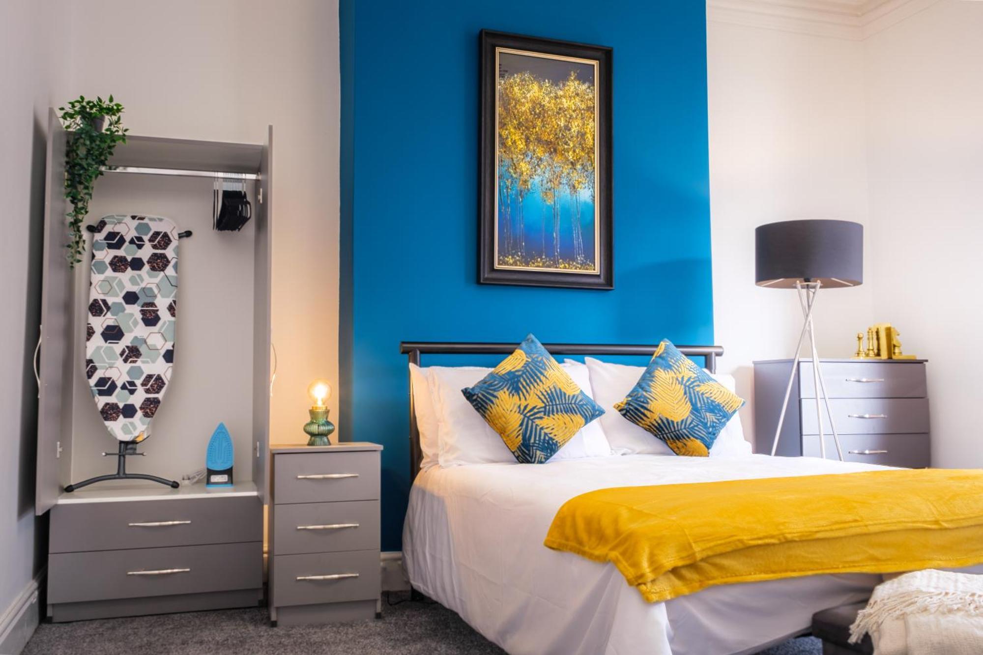 Apartment Long - Contractors - Free Parking - Sleeps 5