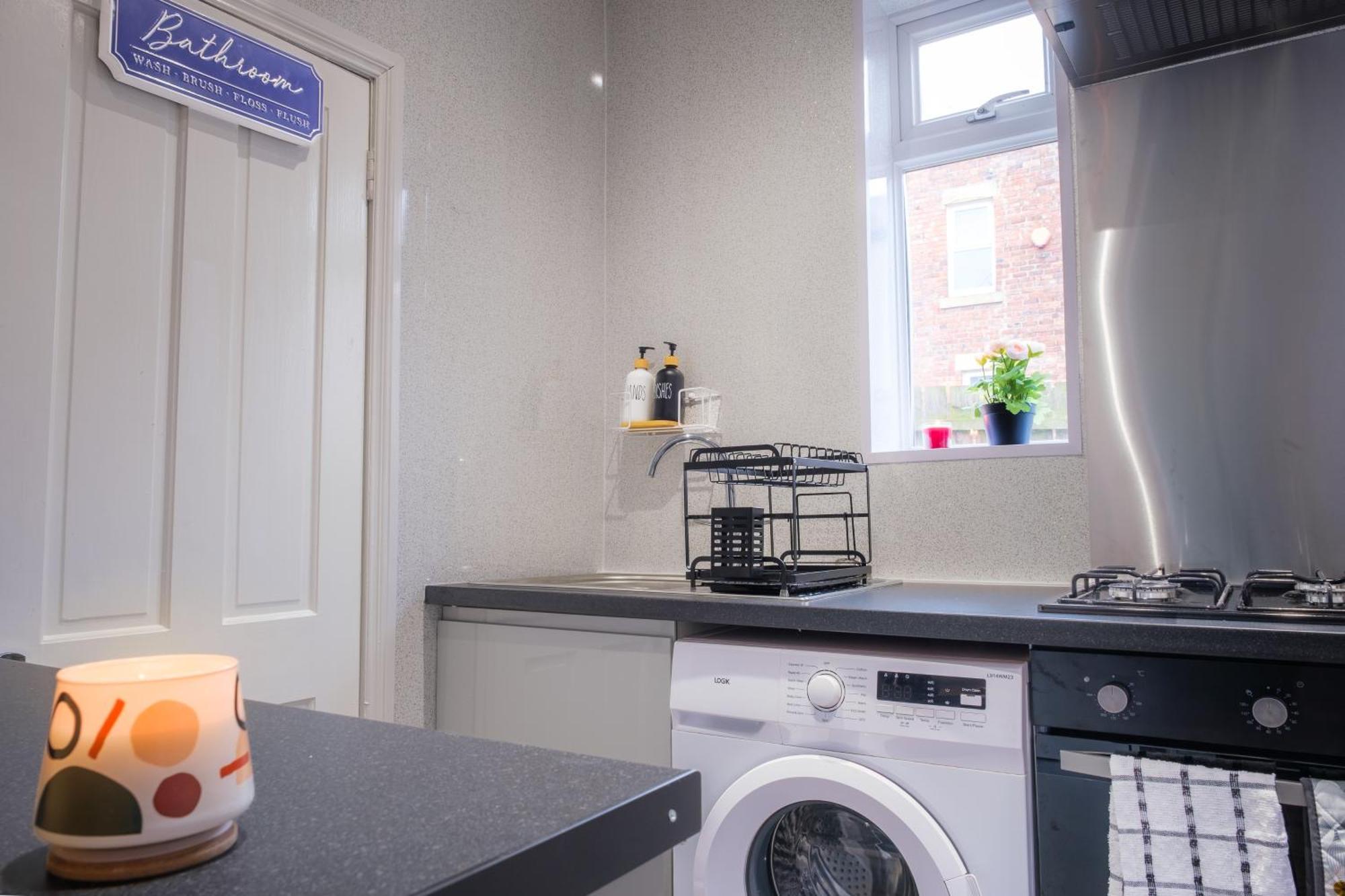 Long - Contractors - Free Parking - Sleeps 5