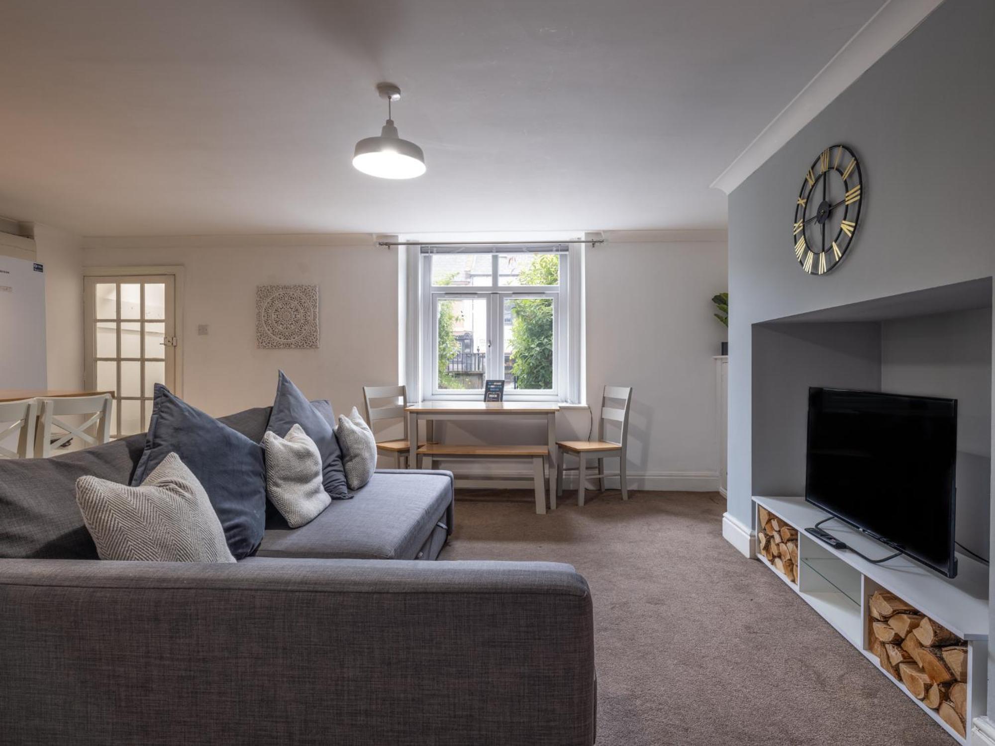 Spacious Sanctuary Apartment