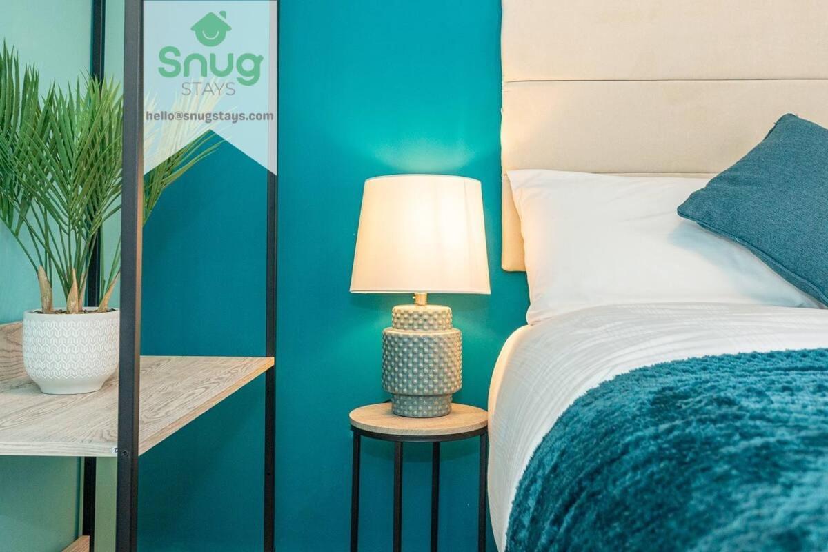 Oswalds House With Free Parking Ideal For Contractors And Families Holiday home *
