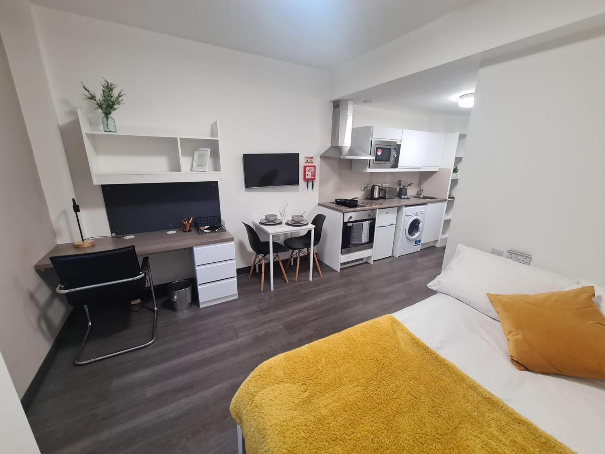 St James' House Apartment *