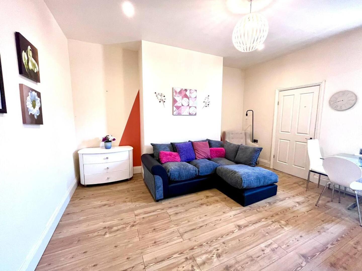 Holiday home 3 Bdrm 10mins From The *