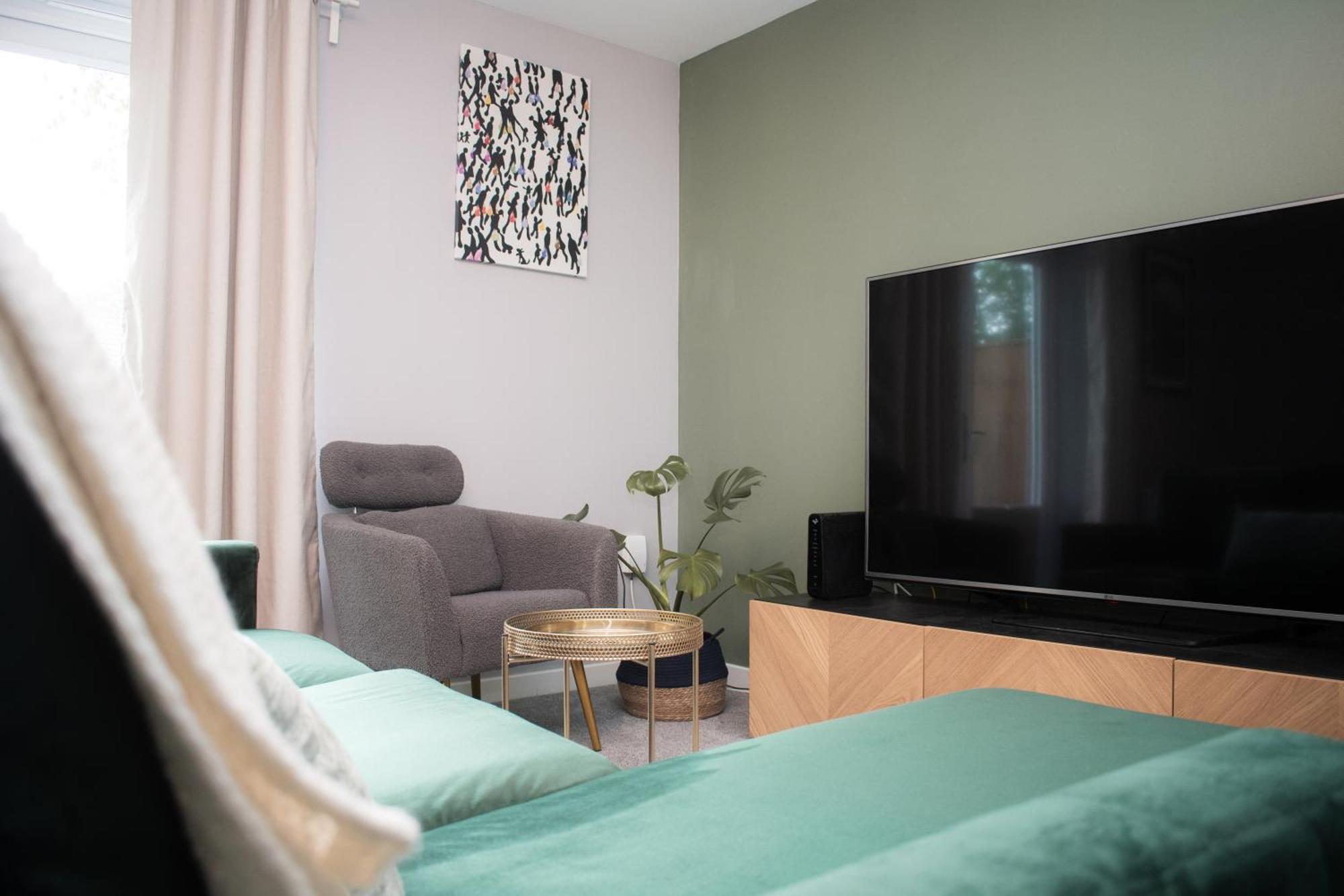 Holiday home Comfy Modern 3br Semi Detached 400mb Wifi Free Double Parking