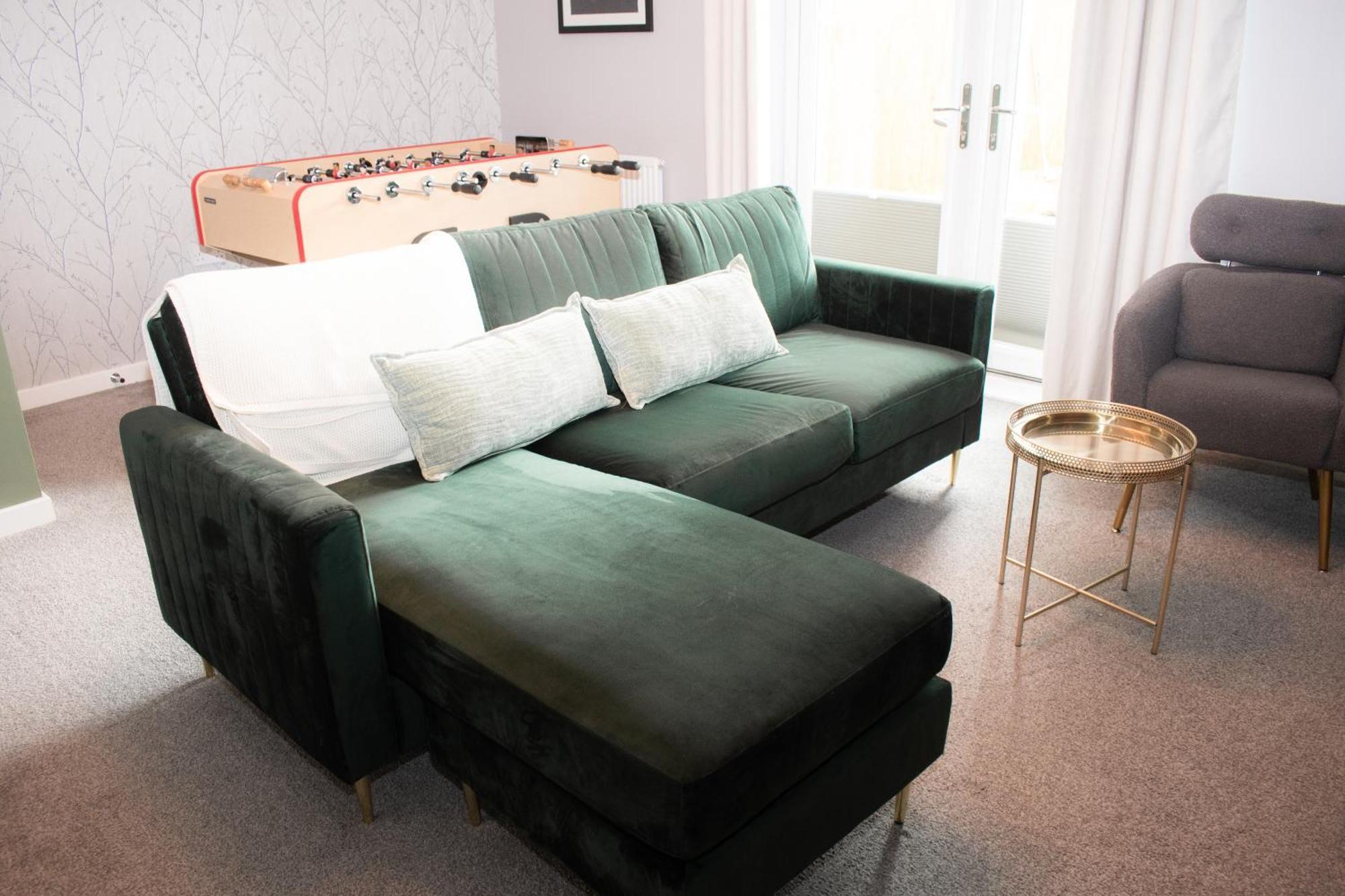 Comfy Modern 3br Semi Detached 400mb Wifi Free Double Parking Holiday home *