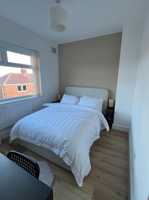 Whole House Modern Two Bedroom In Newcastle - Free Parking Newcastle upon Tyne