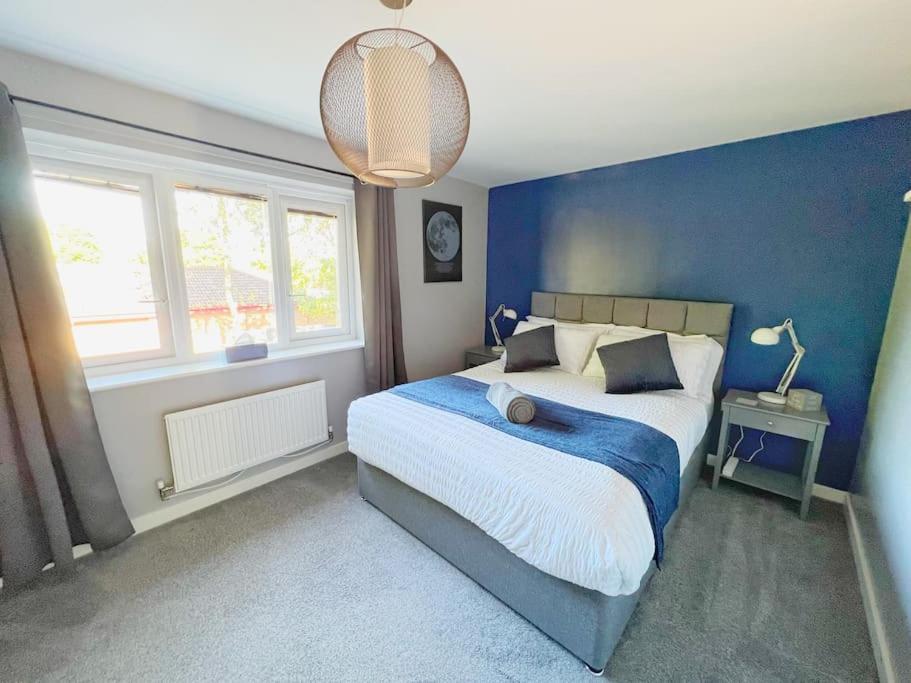 Comfy Modern 3br Semi Detached 400mb Wifi Free Double Parking * Newcastle upon Tyne