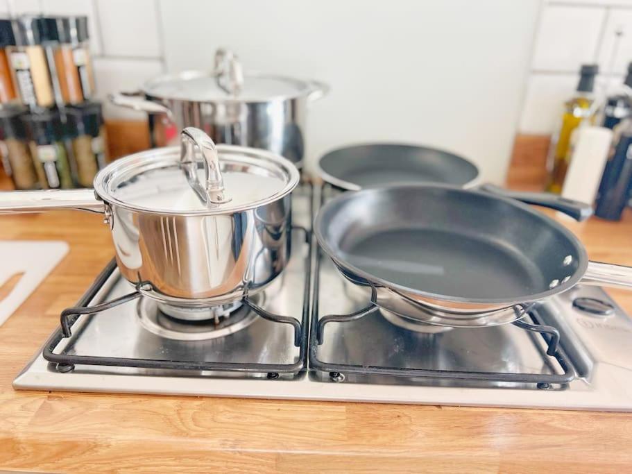 Holiday home Comfy Modern 3br Semi Detached 400mb Wifi Free Double Parking *