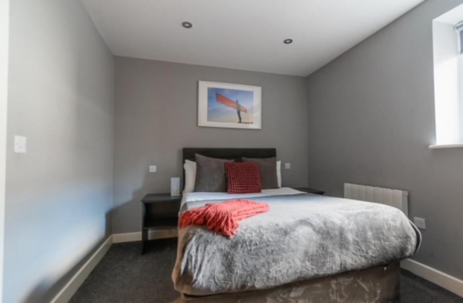 Two Bedroom Quayside Apartment *