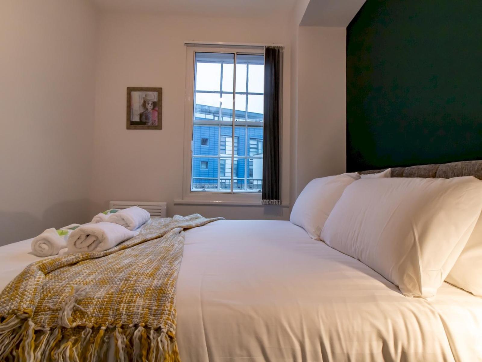 Apartment Stylish Maisonette Pass The Keys *