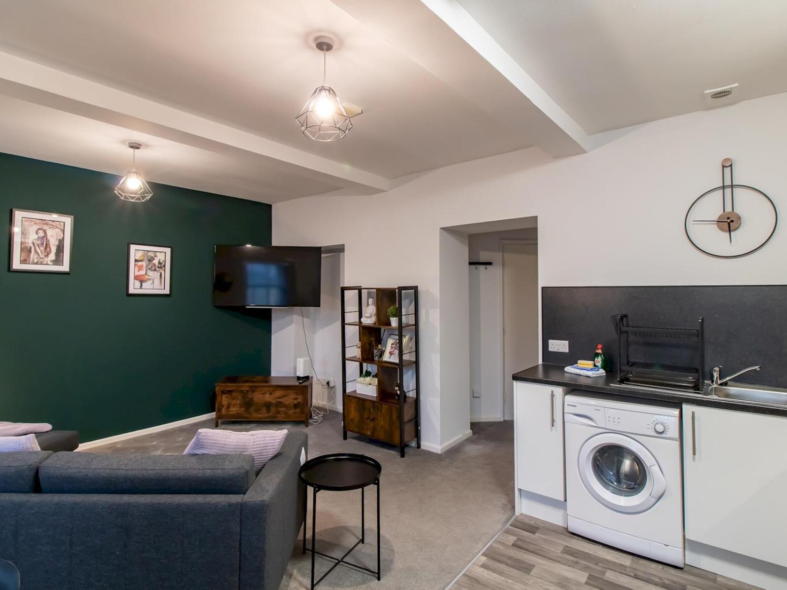 Stylish Maisonette Pass The Keys Apartment *