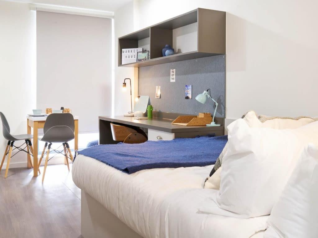 Stylish Ensuite Bedrooms With Private Bathroom And Fully-equipped At Market House In Apartment Newcastle upon Tyne