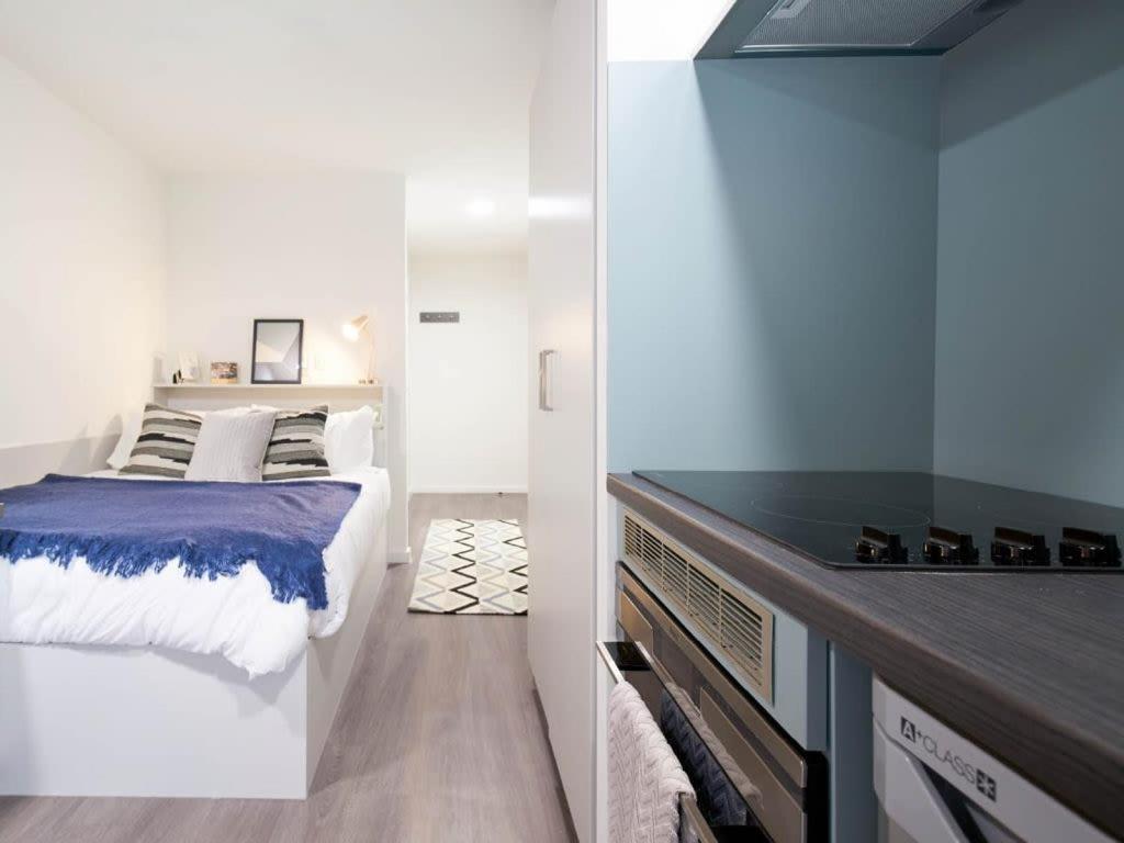 Apartment Stylish Ensuite Bedrooms With Private Bathroom And Fully-equipped At Market House In