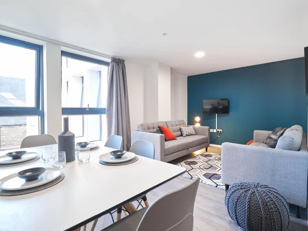 Stylish Ensuite Bedrooms With Private Bathroom And Fully-equipped At Market House In