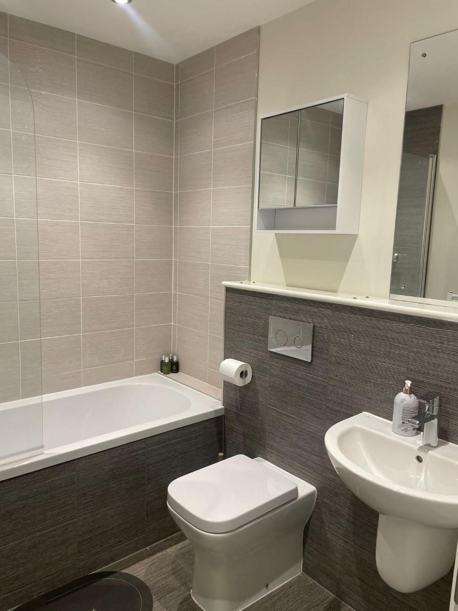 Queen Street Quayside Apartment, Ne1 Grade 2 Listed *