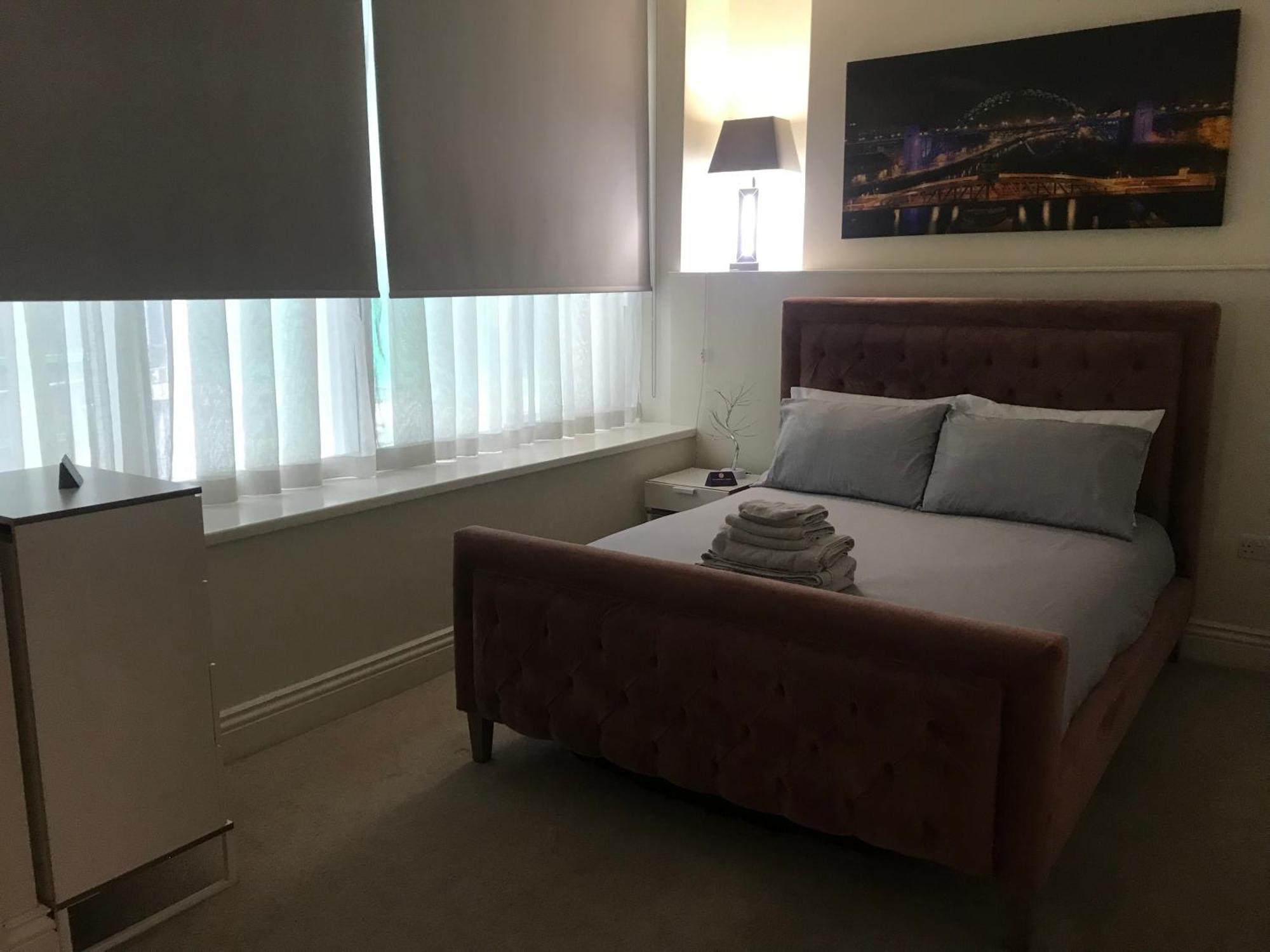 Queen Street Quayside Apartment, Ne1 Grade 2 Listed