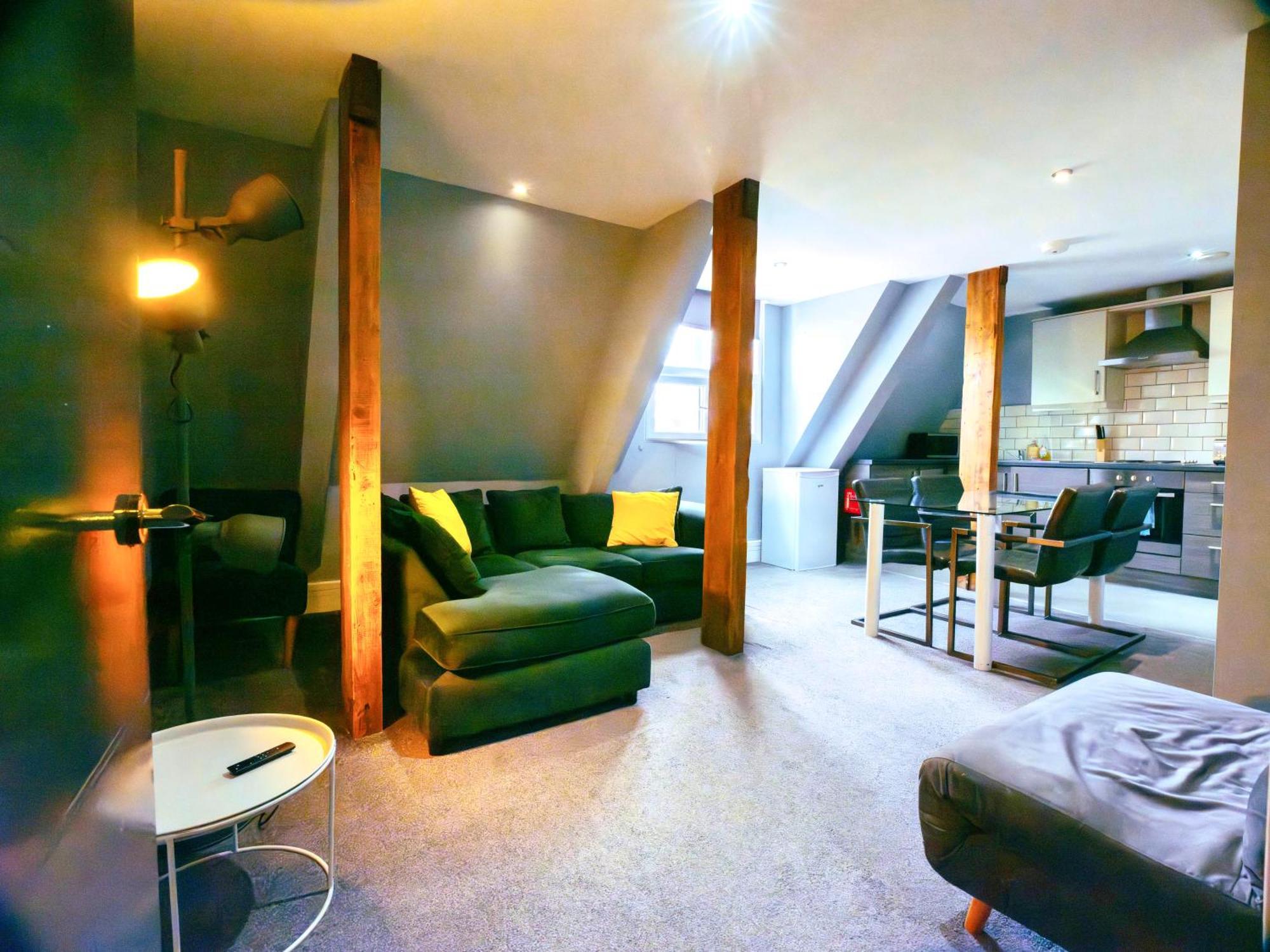 Apartment 2 Bedroom In The Heart Of - Spacious - Sleeps 8 Newcastle upon Tyne