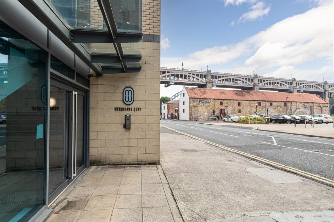 30 Quayside Apartment *